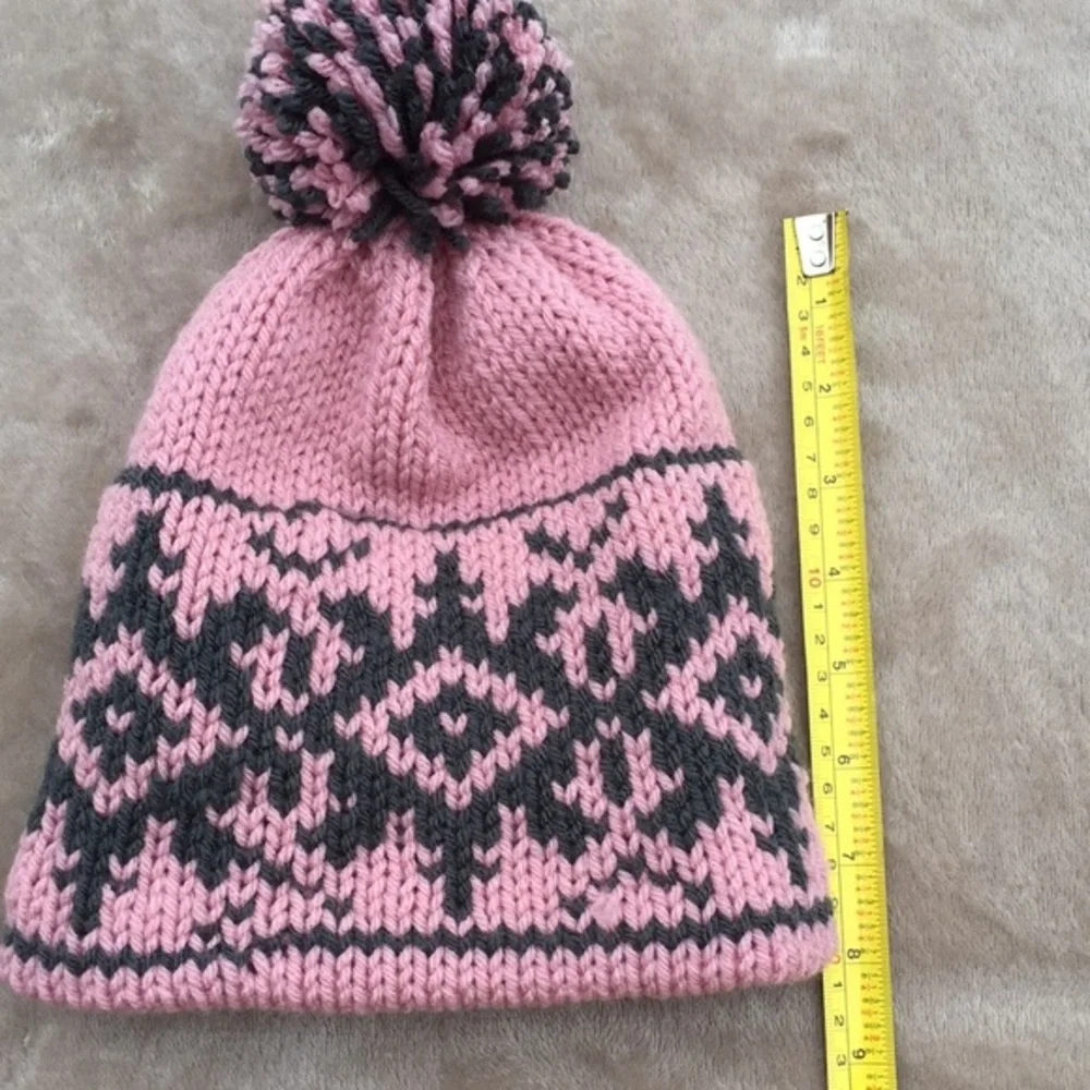NWOT Winter Acrylic Pom Pom Beanie, OS (Girls)